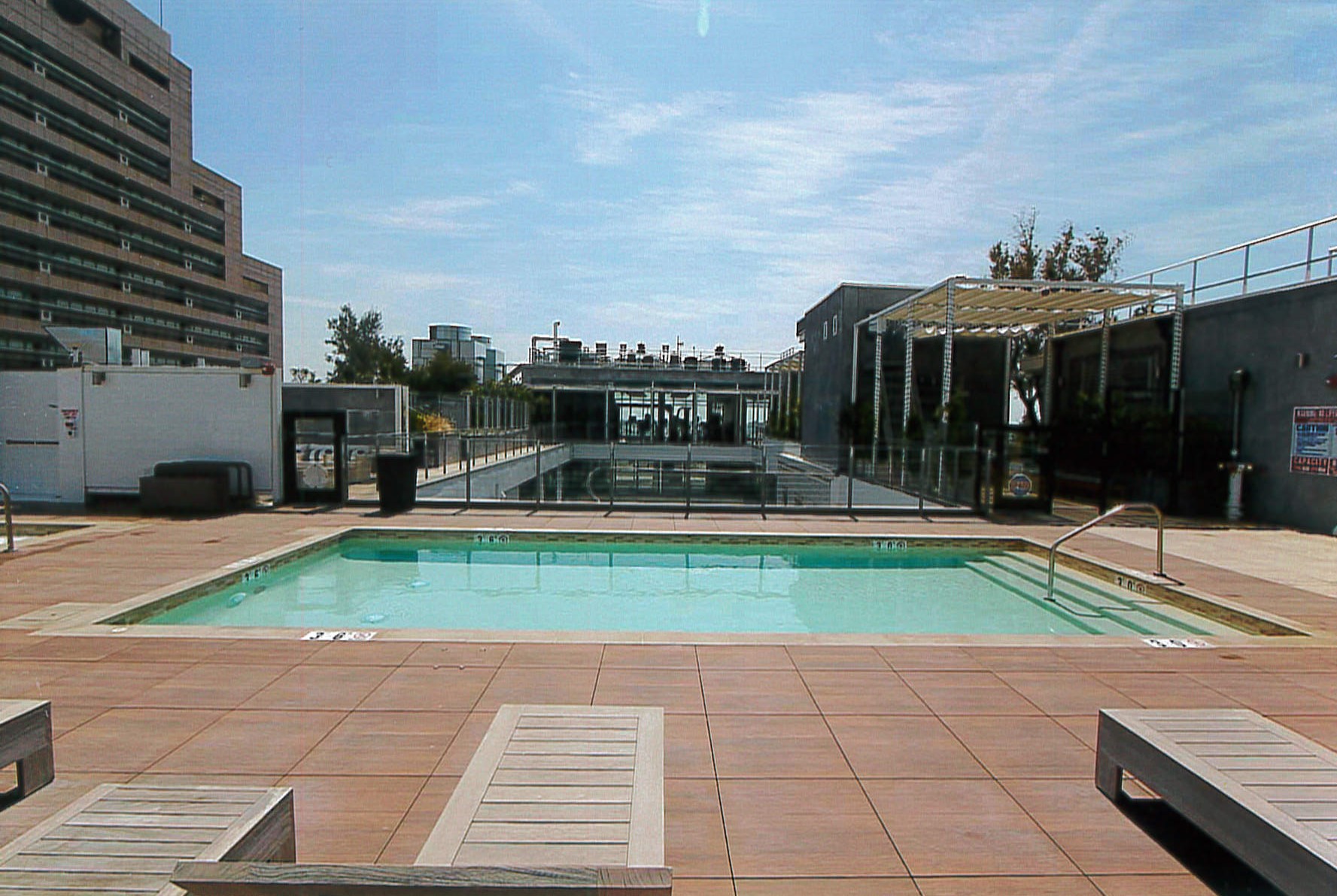 Rooftop with added pooldeck and gym